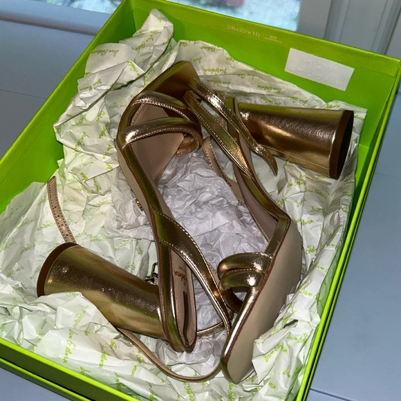 New in box Sam Edelman Kia heels - Picture 3 of 5